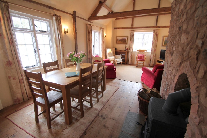 The Hideaway a british holiday cottage for 6 in , 