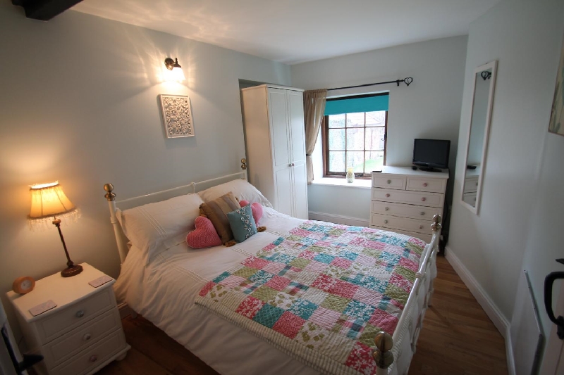 Porlock Hideaway a british holiday cottage for 2 in , 