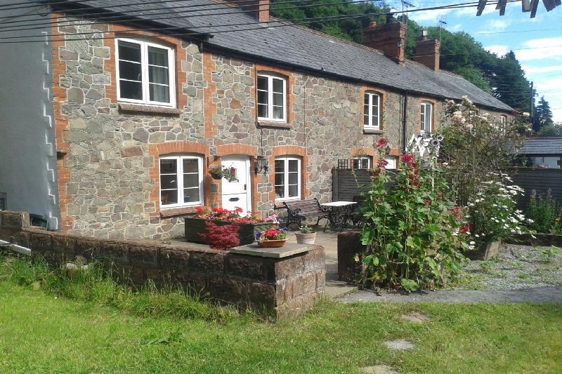 Magnolia Cottage a british holiday cottage for 4 in , 