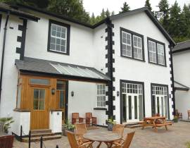 Click here for more about 6 Ladstock Hall