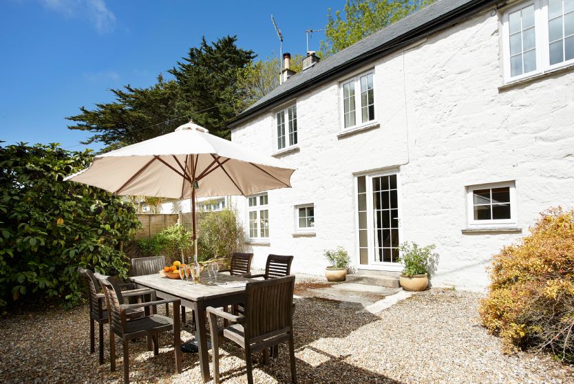 Mews Cottage a british holiday cottage for 6 in , 