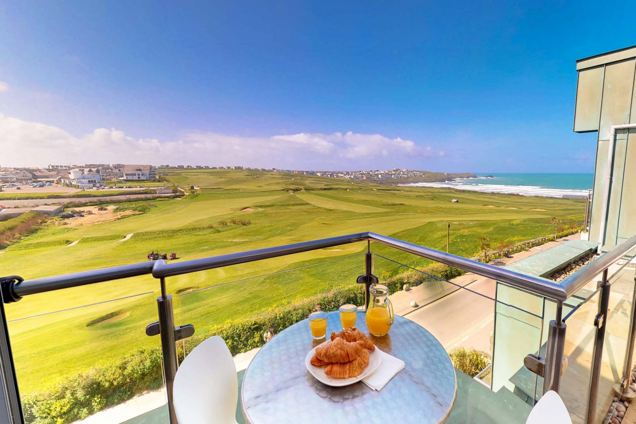 Zinc Penthouse 50, Newquay, Cornwall - Ideal for a disability friendly ...