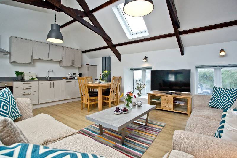 The Barn, 21 At The Beach a british holiday cottage for 4 in , 