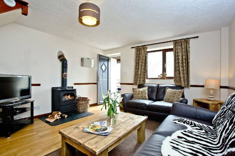 Cranny Cottage, East Thorne a british holiday cottage for 4 in , 