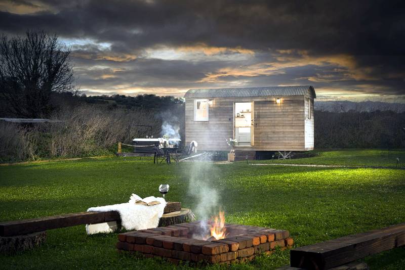 Nori's Nest, Shepherds Hut, Croft Hooper a british holiday cottage for 2 in , 
