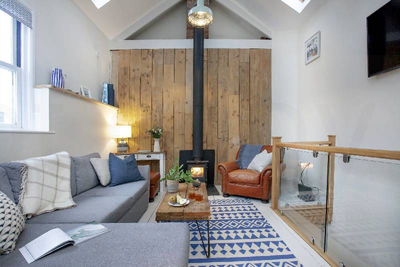 Birdcage Cottage a british holiday cottage for 4 in , 