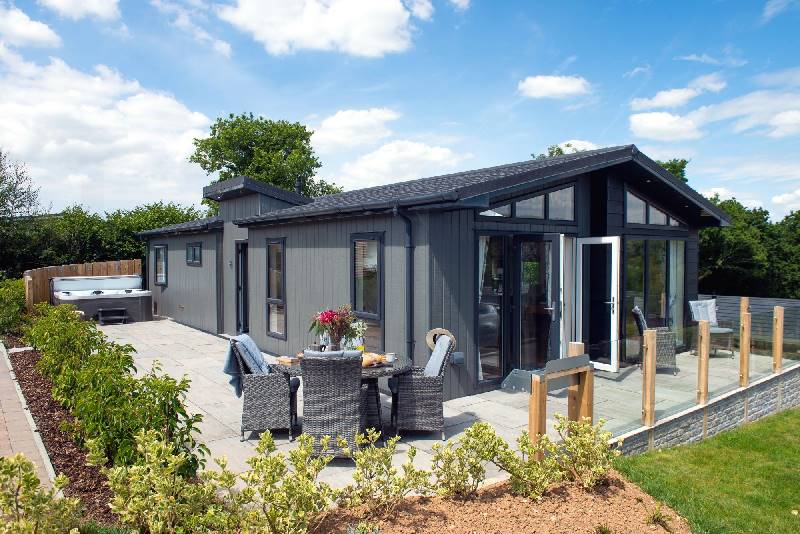 Orchid Lodge, 23 Roadford Lake Lodges a british holiday cottage for 6 in , 