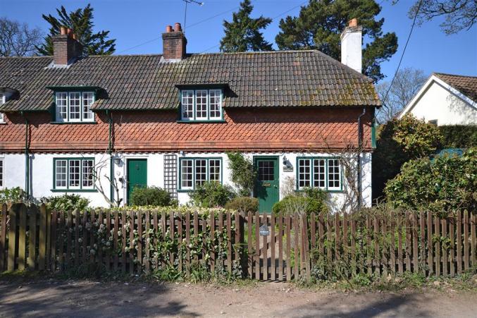 Oak Tree Cottage a british holiday cottage for 5 in , 