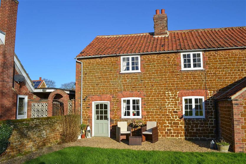Lambert Cottage a british holiday cottage for 2 in , 