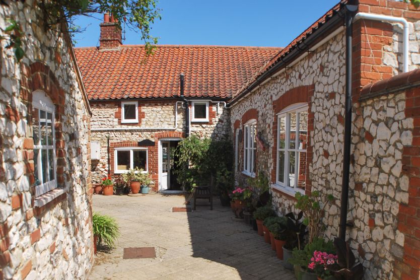 Eaton Cottage a british holiday cottage for 7 in , 