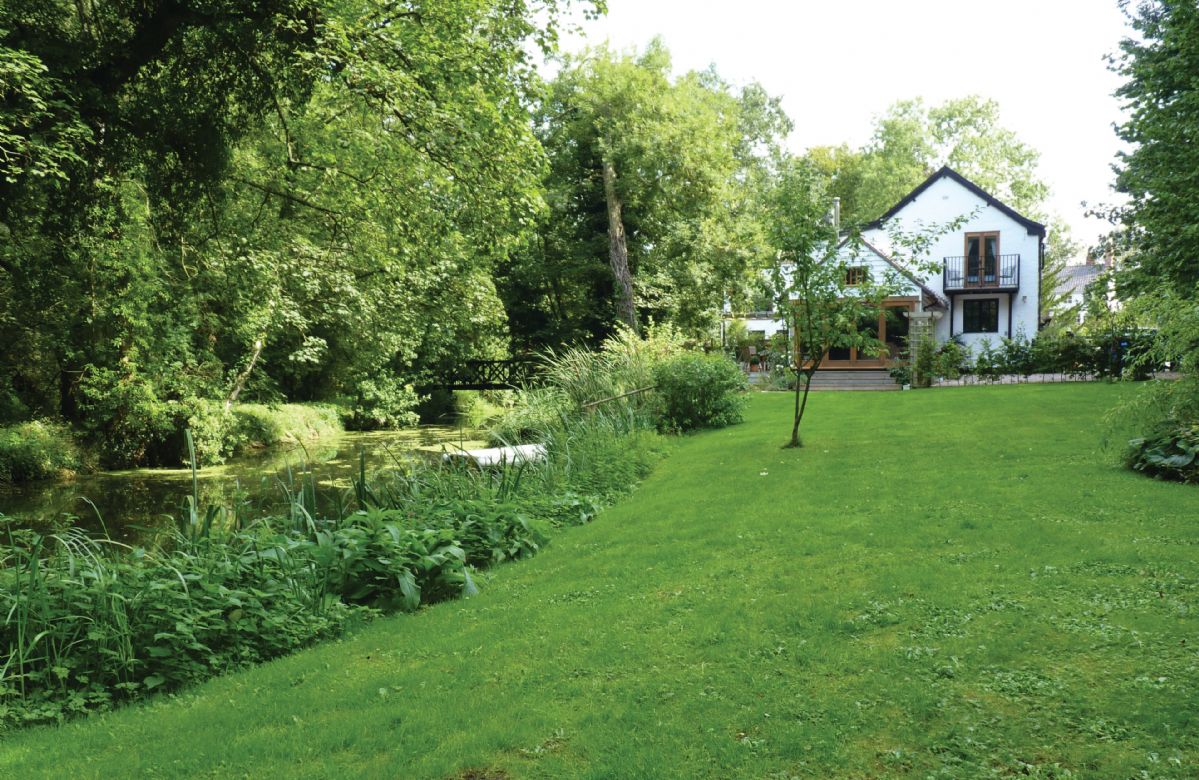 Riverside Cottage a british holiday cottage for 5 in , 