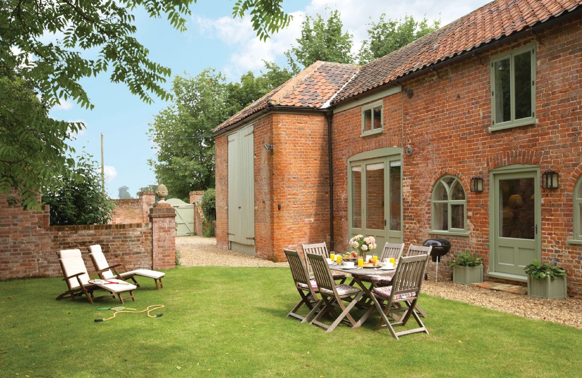 Coach House a british holiday cottage for 6 in , 