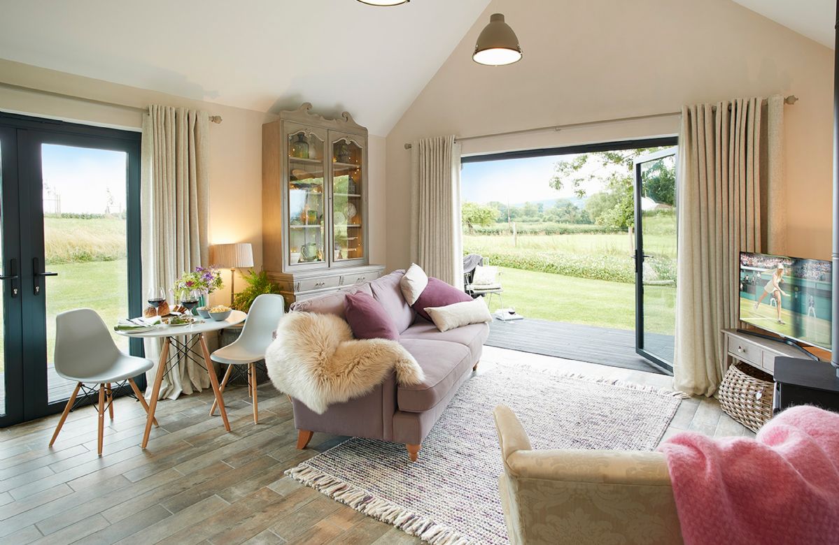 Broomers Barn a british holiday cottage for 2 in , 