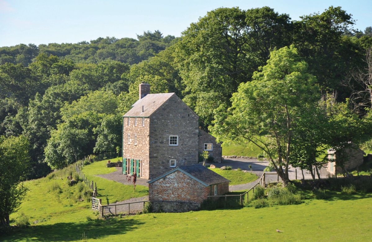 Lletty and Annexe a british holiday cottage for 8 in , 
