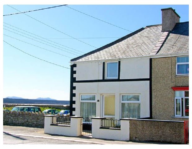 Malltraeth Cottage a british holiday cottage for 6 in , 