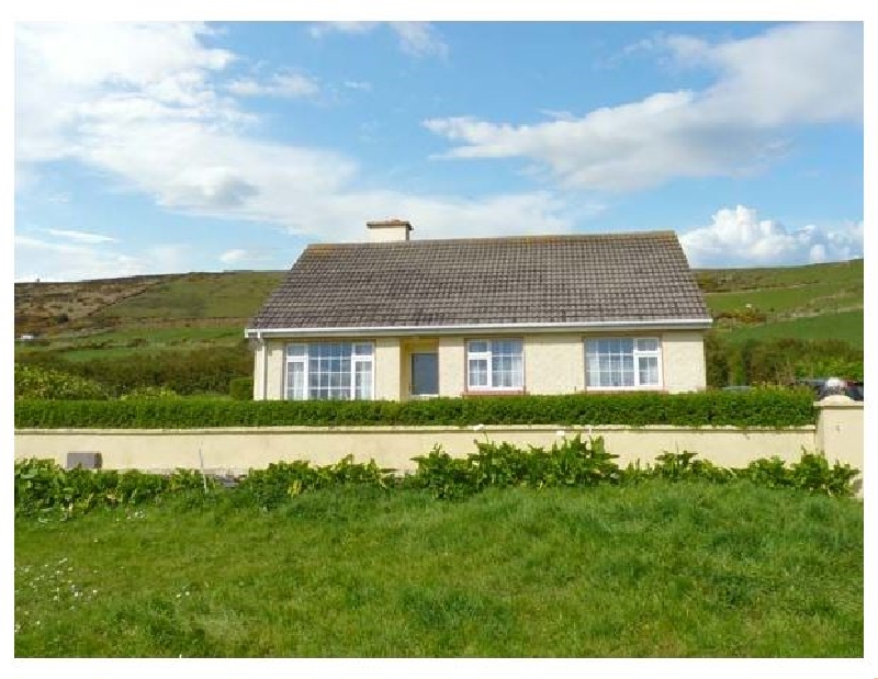 St Finian's Bay Cottage a british holiday cottage for 6 in , 