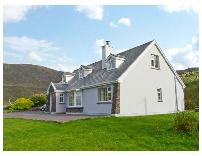Carraig Oisin a british holiday cottage for 10 in , 