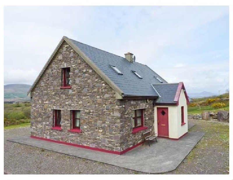 Fraoch a british holiday cottage for 8 in , 