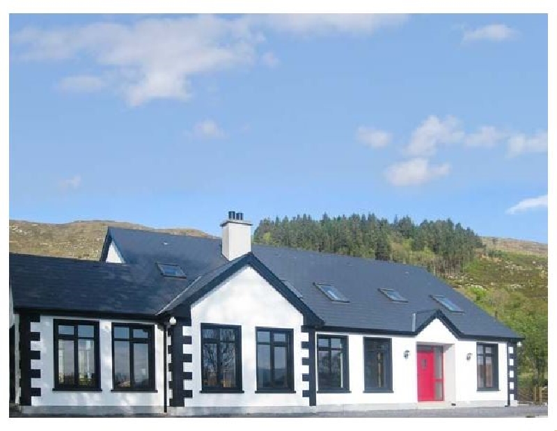 Cloonaquinn a british holiday cottage for 17 in , 