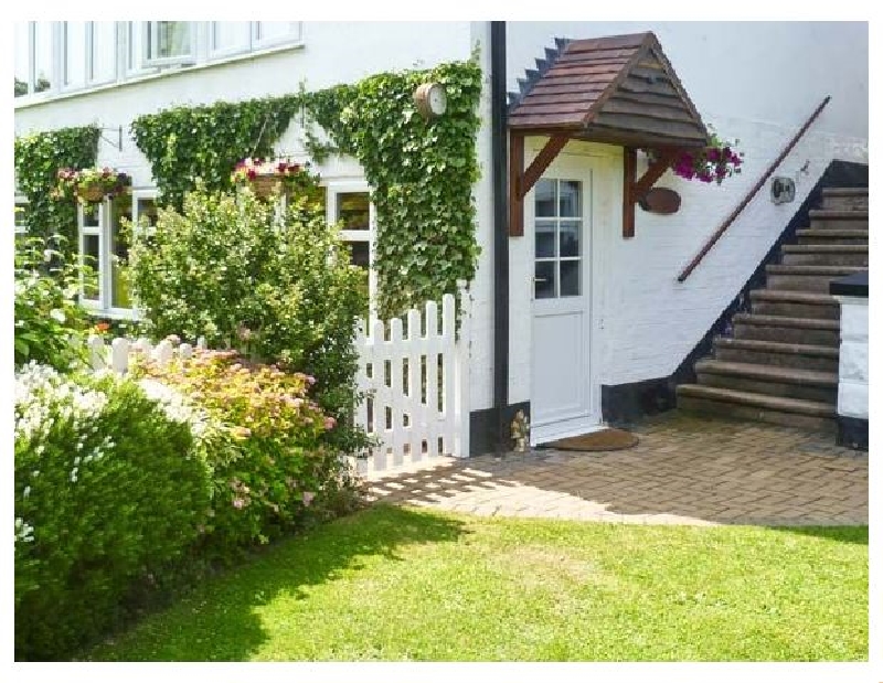 Severn Bank Lodge a british holiday cottage for 4 in , 
