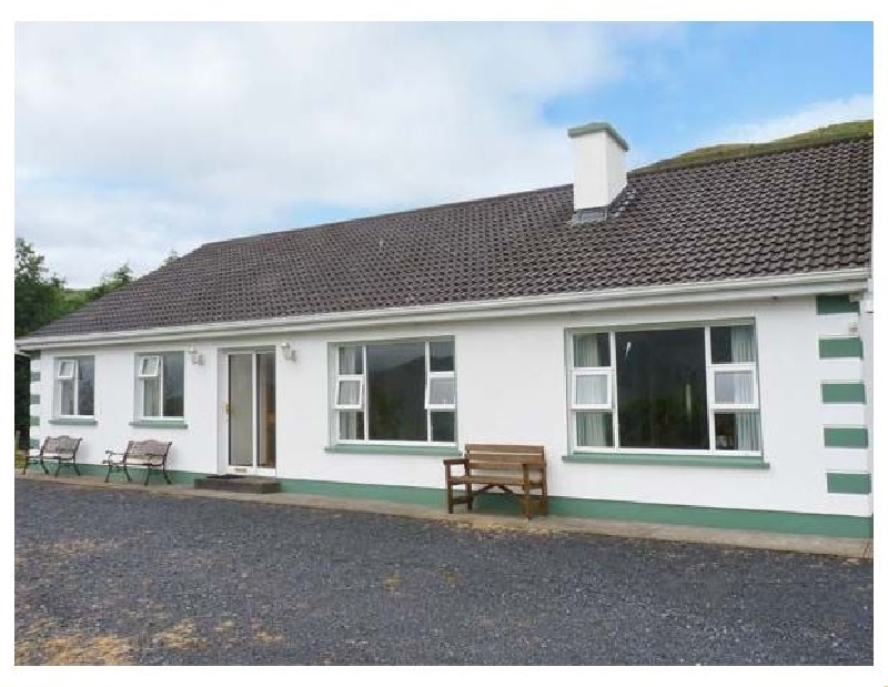 Radharc an Oilean a british holiday cottage for 8 in , 