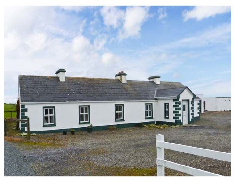 Green Fort Cottage a british holiday cottage for 8 in , 