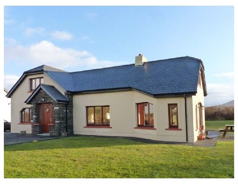 Architect House a british holiday cottage for 9 in , 