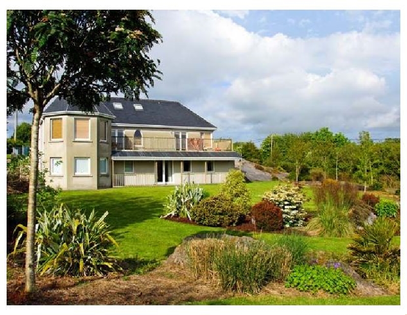 Bluebell House and Gardens a british holiday cottage for 14 in , 