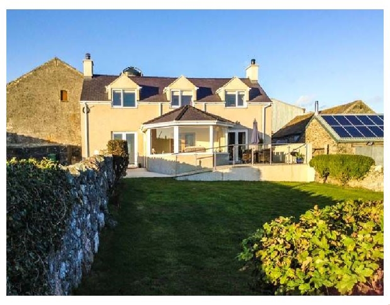 Ty Top a british holiday cottage for 8 in , 