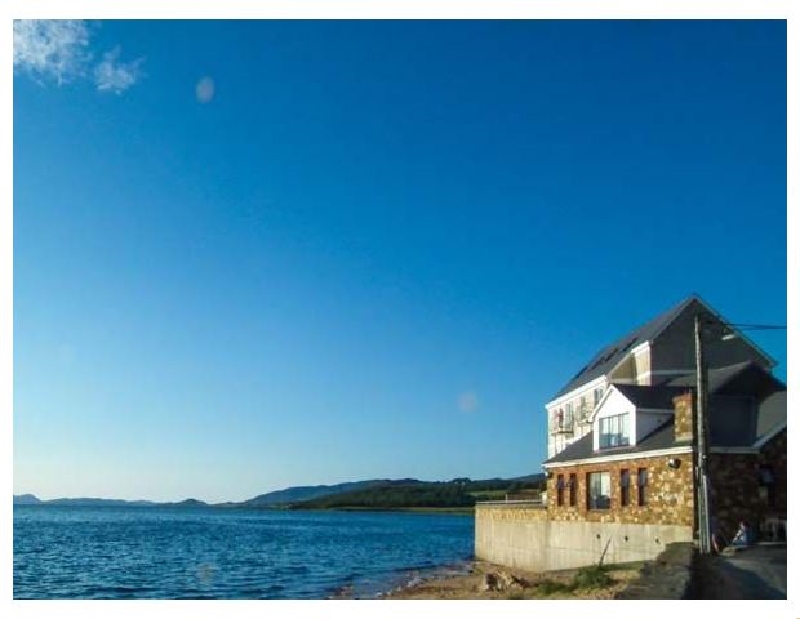 The Beach House Apartment a british holiday cottage for 4 in , 
