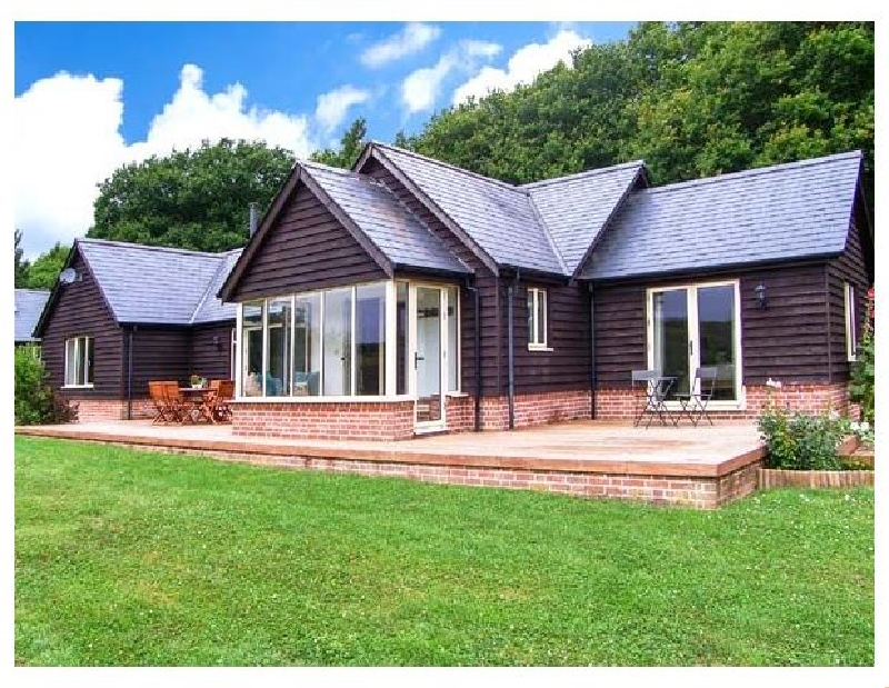 Farley Lodge a british holiday cottage for 6 in , 