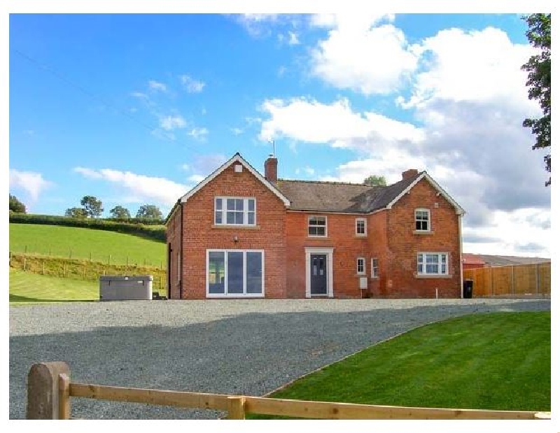 Red House Farm a british holiday cottage for 8 in , 