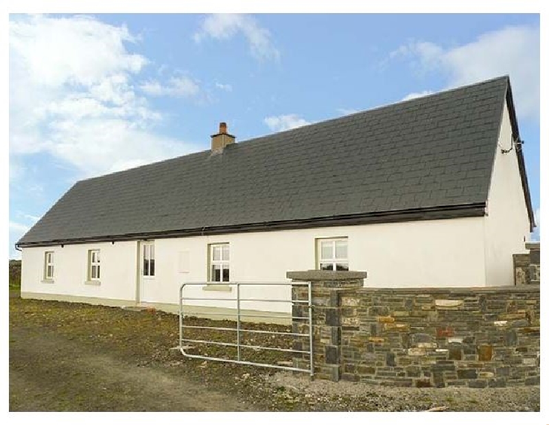 Tig Fada a british holiday cottage for 9 in , 