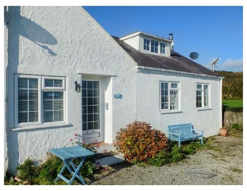 Y Lleiaf a british holiday cottage for 5 in , 