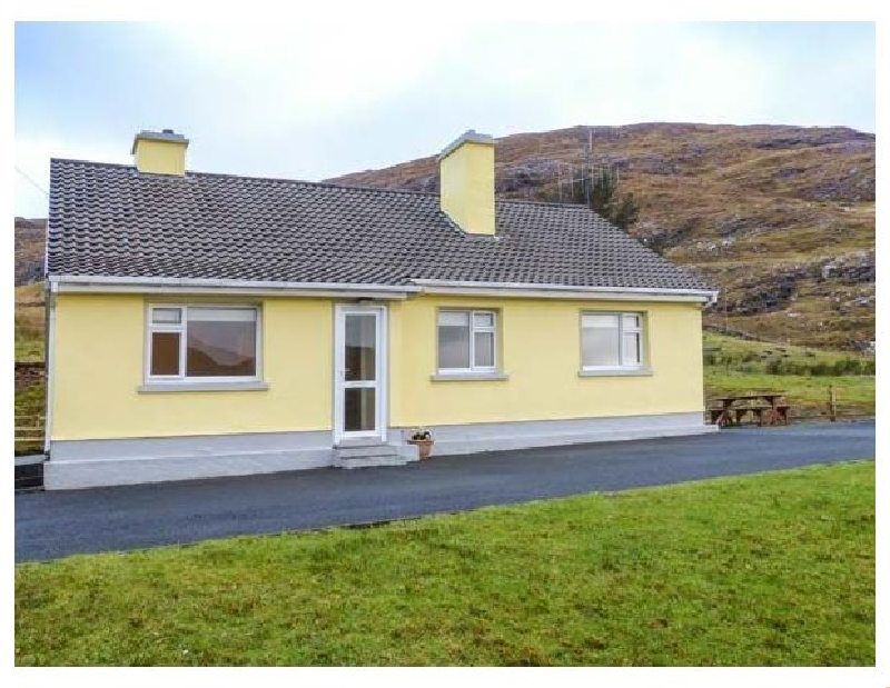 Lough Fee Cottage a british holiday cottage for 9 in , 