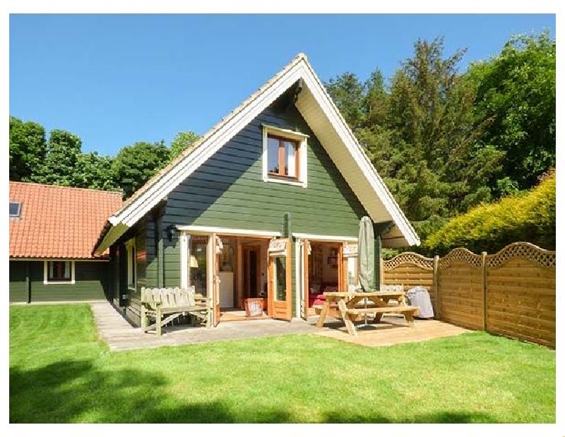 Lime Tree Lodge a british holiday cottage for 6 in , 