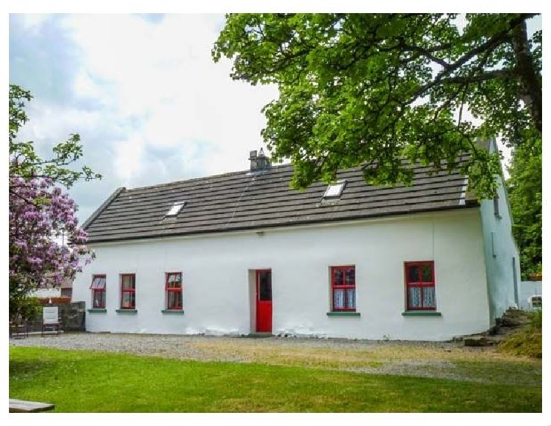 Lough Graney Cottage a british holiday cottage for 8 in , 