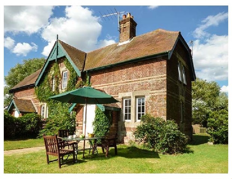 Ferry Cottage a british holiday cottage for 5 in , 