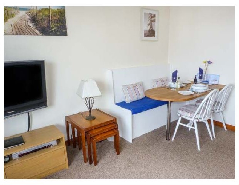 Troon Apartment a british holiday cottage for 3 in , 