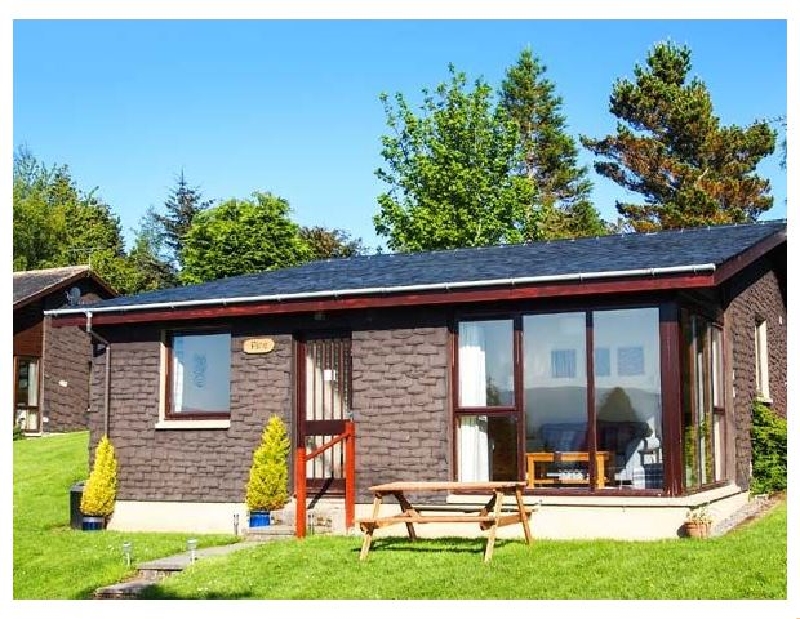 Pine Lodge a british holiday cottage for 4 in , 