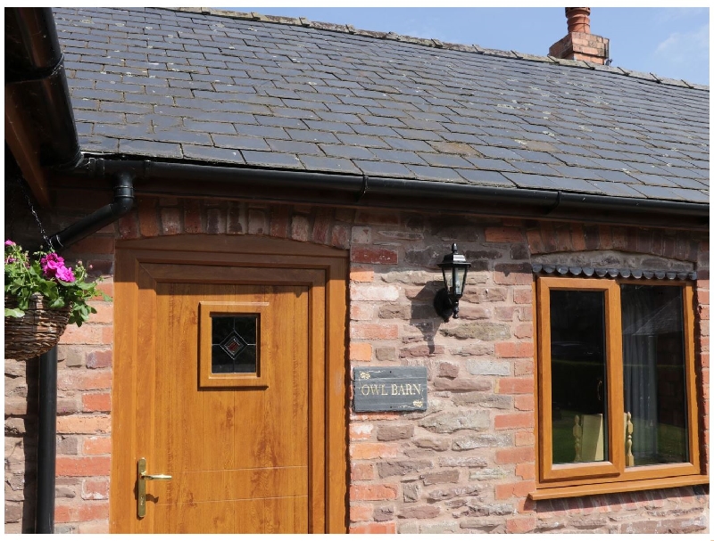 The Owl Barn a british holiday cottage for 6 in , 