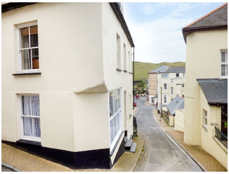 61 Fore Street a british holiday cottage for 6 in , 