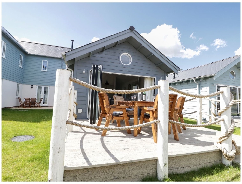 The Lobster Pot Beach House a british holiday cottage for 4 in , 