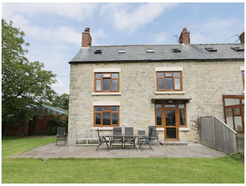Willow Farmhouse a british holiday cottage for 8 in , 