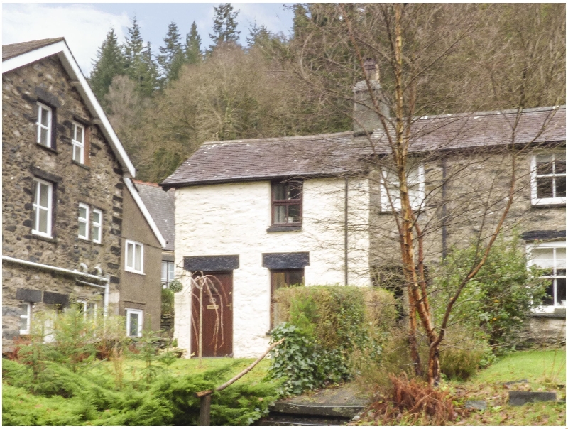 Squirrel Cottage a british holiday cottage for 2 in , 