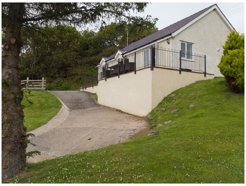 Hen Felin Uchaf a british holiday cottage for 6 in , 