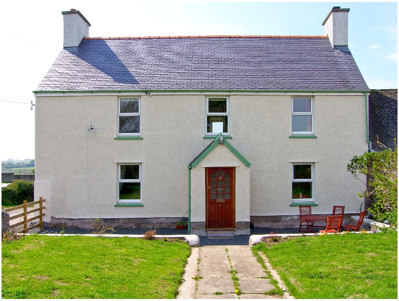 The Farmhouse a british holiday cottage for 8 in , 