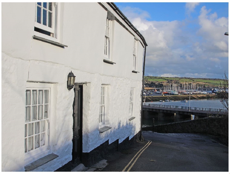The Slipway a british holiday cottage for 2 in , 
