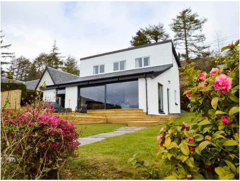 Grannda Mhor a british holiday cottage for 8 in , 