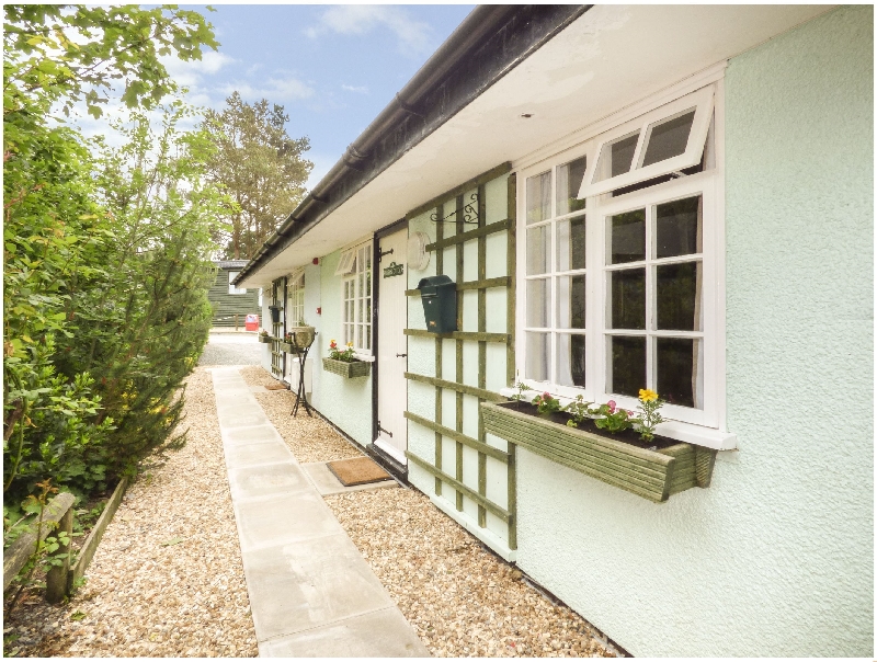 Primrose Cottage a british holiday cottage for 3 in , 